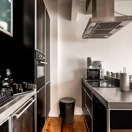 Akicity Santos Raven * Лісабон