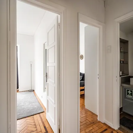 Akicity Santos Raven Лісабон